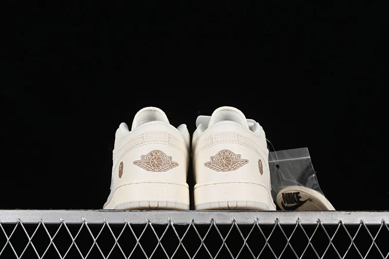 All categories Air Jordan Jordan series basketball shoes Air Jordan 1 Low High-end customized low-top sneakers Air Jordan 1 Low AJ1 Joe 1 Bape joint-Zhuba stitching High-end customized low-top basketball shoes LJ6688-002
